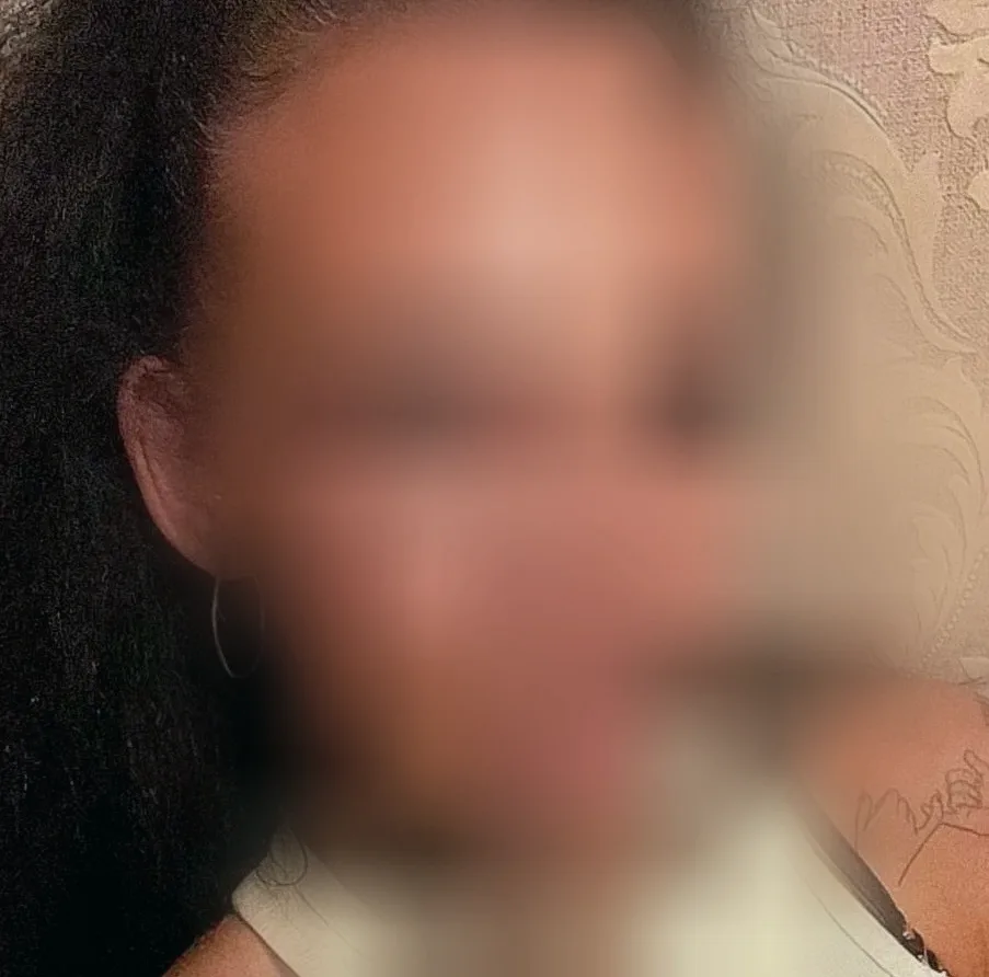 Amara, 38