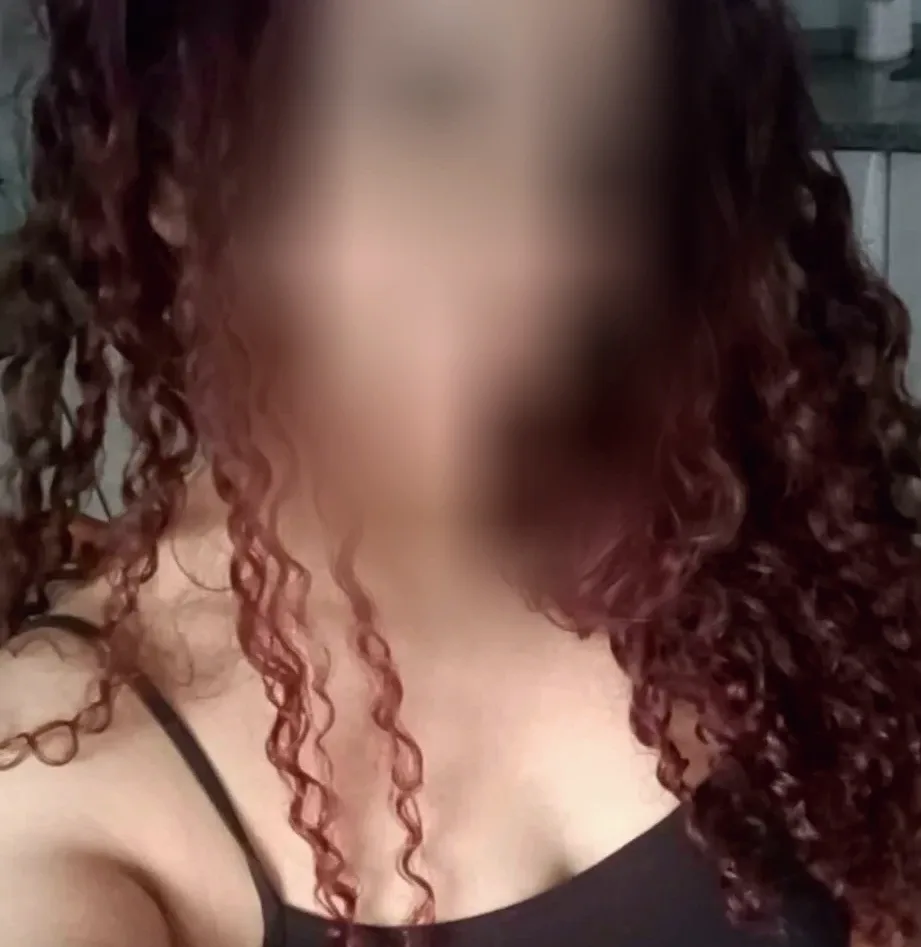 Angharad, 25