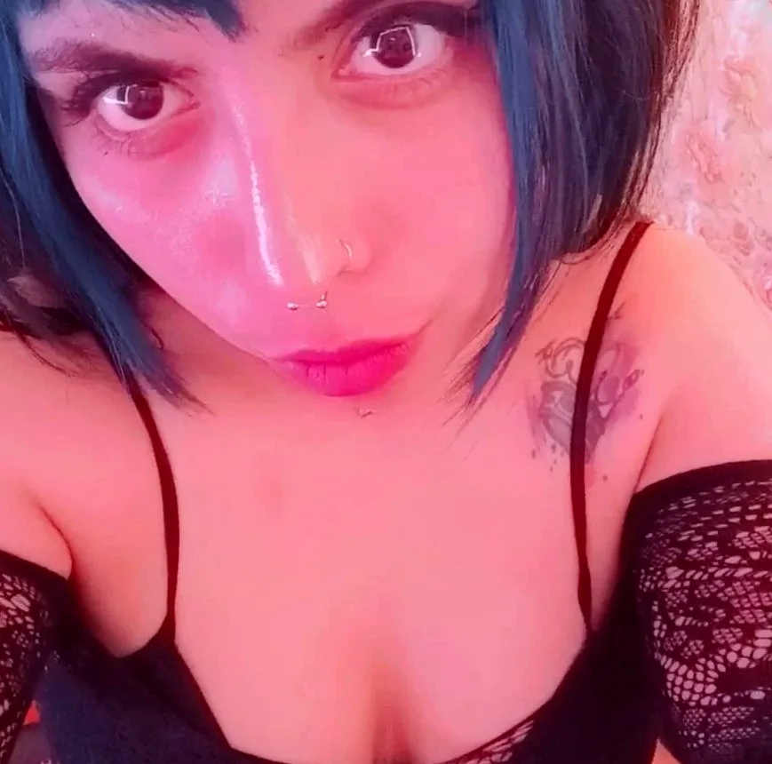 Ewa, 30