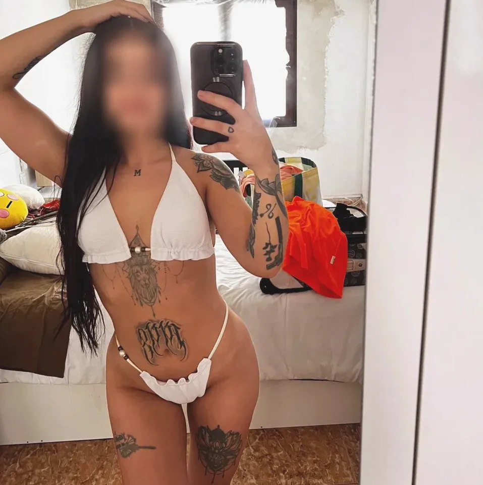 Mila, 28