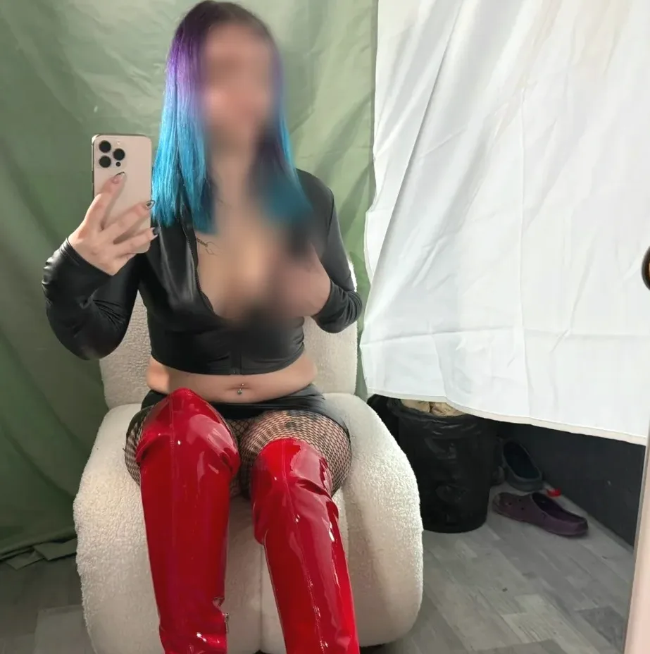 Paige, 27