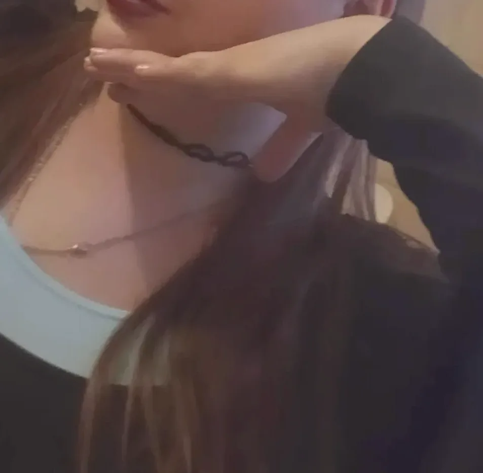Rebecca, 28