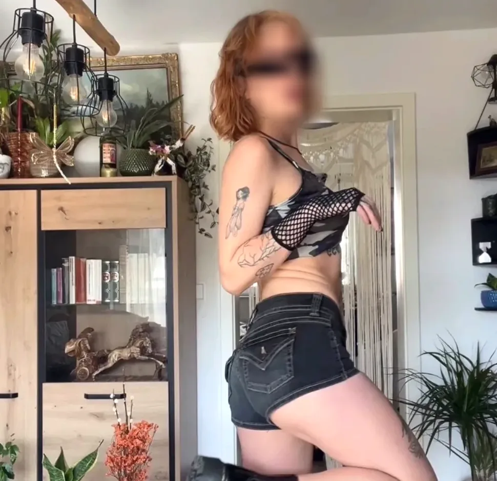 Sinead, 22